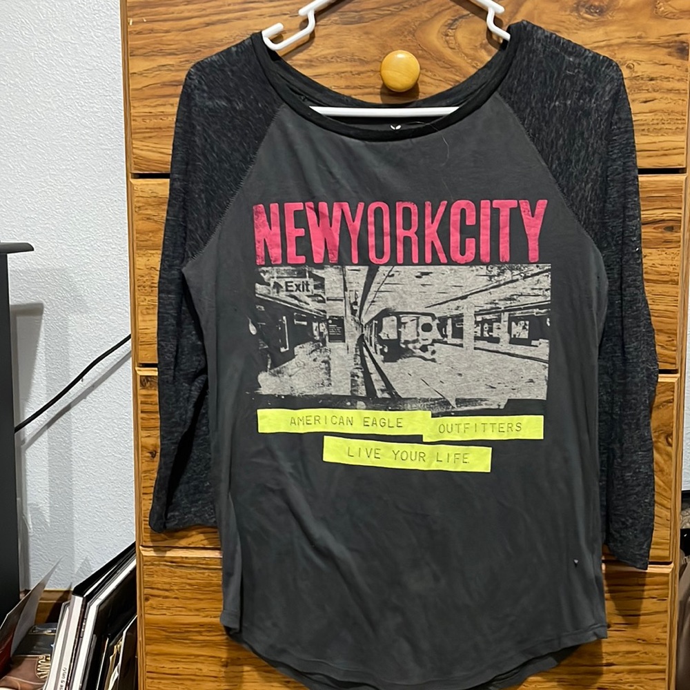 American Eagle 3/4 sleeve tee